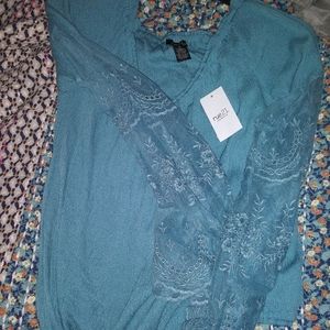 Rue21 xl fits like a large its cropped